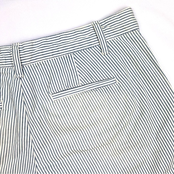 GAP Railroad Stripe City Short Mid-Rise Chinos Blue & White Size 4 (EUC) - Picture 8 of 13